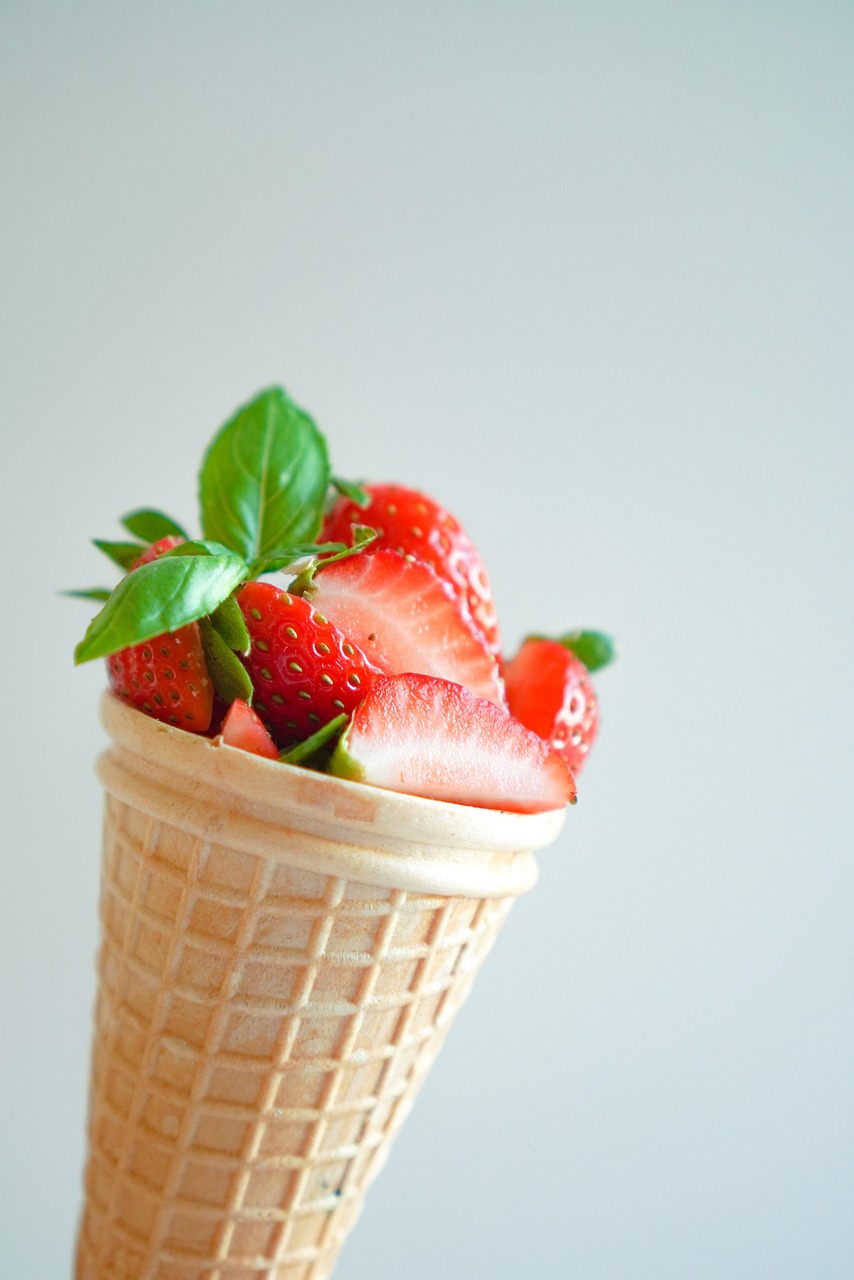strawberry, ice cream cone, food, fruit, cone, waffle cone, berry, snack, dessert, closeup