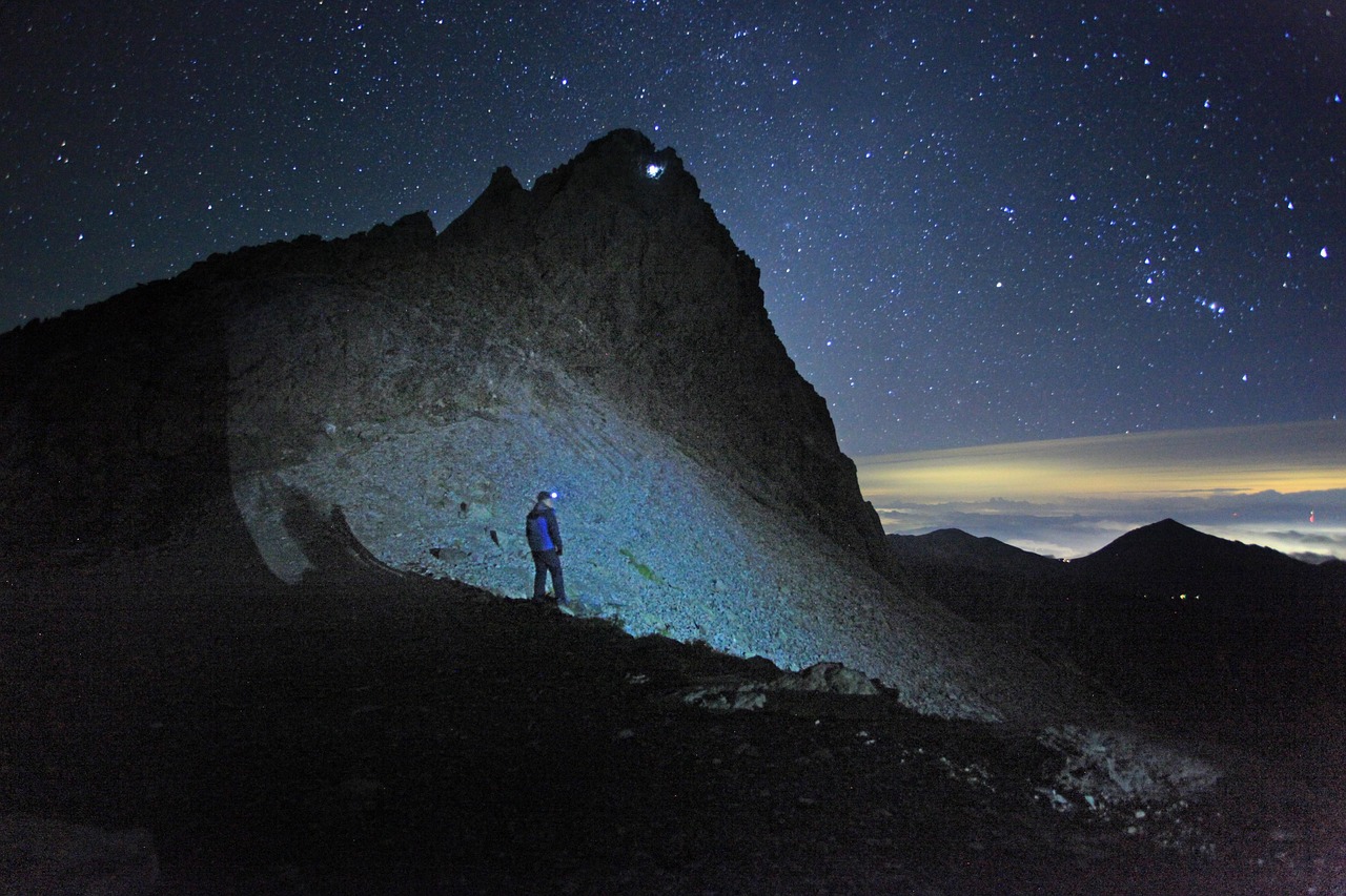 yarigatake, mountain, mountain climbing, northern alps, starry sky, star, mountaineer, climber