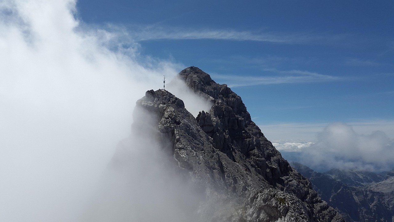 watzmann southern tip, rock, berchtesgadener land, alps, mountains, berchtesgaden alps, berchtesgaden national park, mountain range, fog, great watzmann, lime, rockclimbing, eastern alps