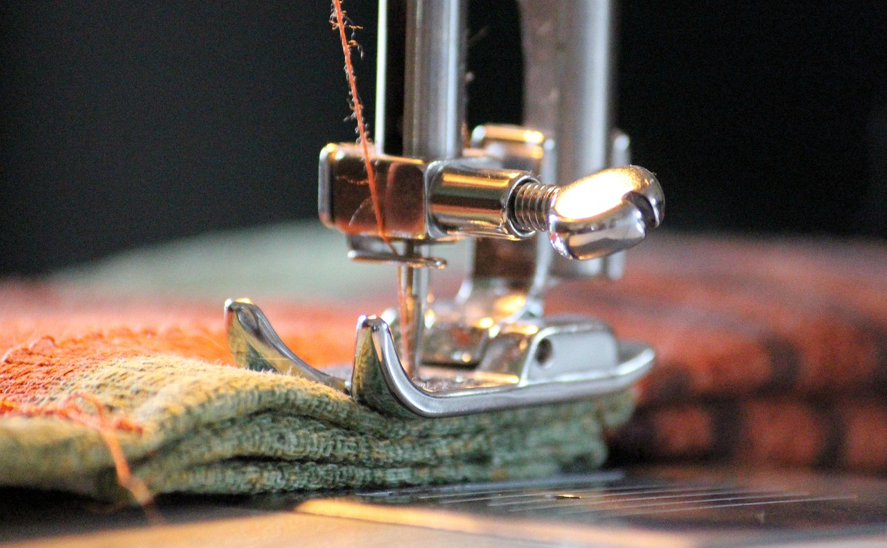 sewing machine, foot, yarn, sew, thread, wound up, sewing thread, twisted, haberdashery, schneider, craft, needlework, textile, handwork, thread roll, needle eye, cutout, needle, material, curtain, coil, tailoring, sewing supplies, thread spool, close up, zigzag, template, hobby, house work, stuff