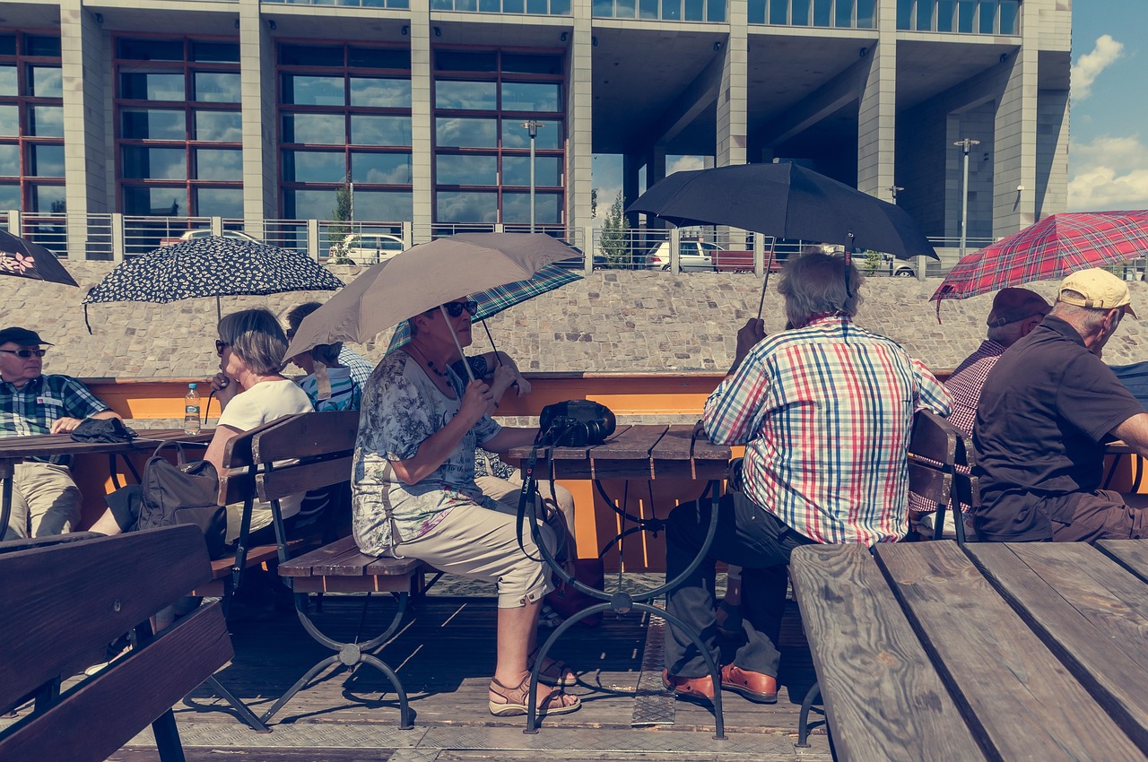 measles, wrocław, ostrów tumski, poland, lower silesia, germany, tourists, tour, visit, ship, cruise, rafting, umbrella, umbrellas, summer, spring, autumn, the sun, sky, river, old age, pensioner, pensioners, woman, male