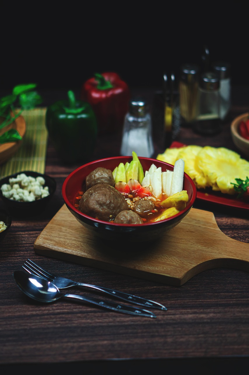 meatballs, beef meatballs, boiled beef, noodles, seafood meatballs, beef, grilled meat, ground beef, boiled meat