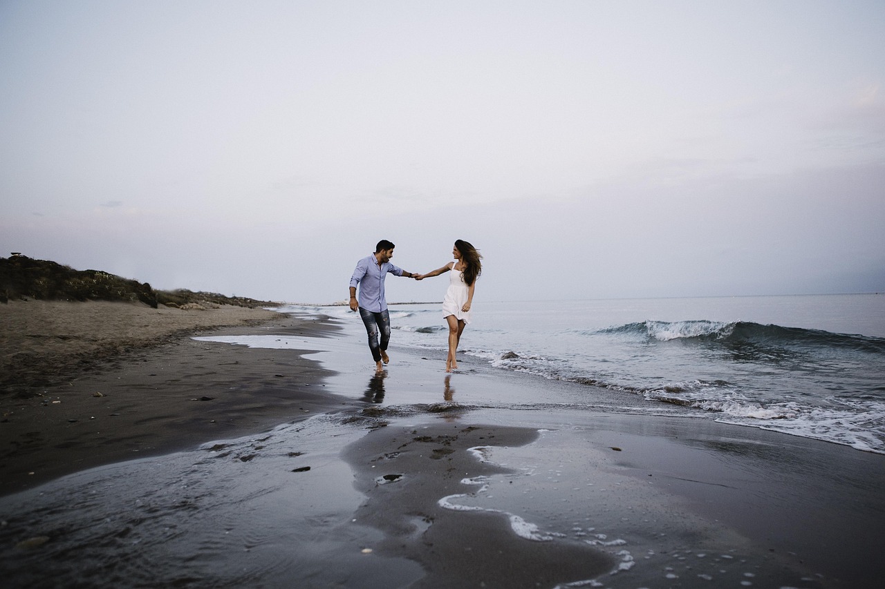 valentines day background, couple, beach, walking, holding hands, sea, outdoors, secluded beach, landscape, having fun