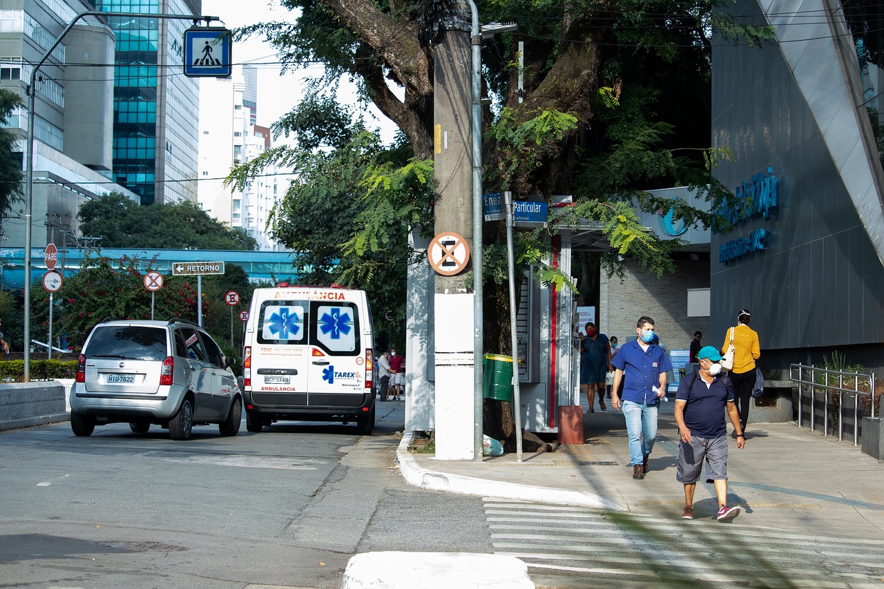 corona, covid19, quarantine, the pandemic, economy, street-sweeper, vaccination, virus, covid-19, disease, hygiene, clinics, mask, streaming, são paulo, drugstore, doctor, nurse, medicines, health, treatment, brazil, medication, vaccine