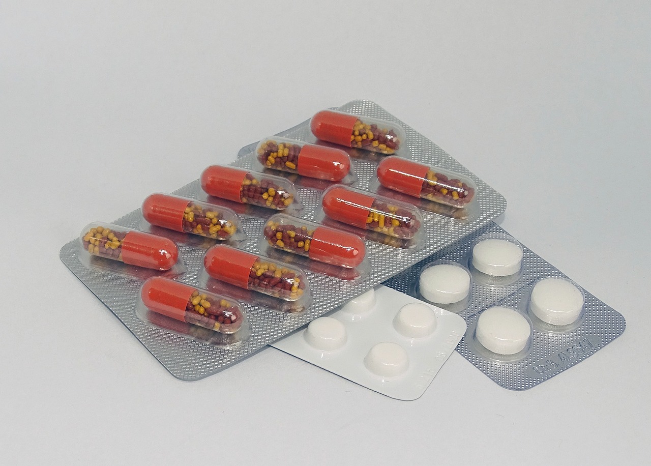 tablets, pills, ill, medicine, blister pack, nutritional supplement, pain tablet, headache, vitamin pills, headache tablets, addicted to pills, addiction to pills