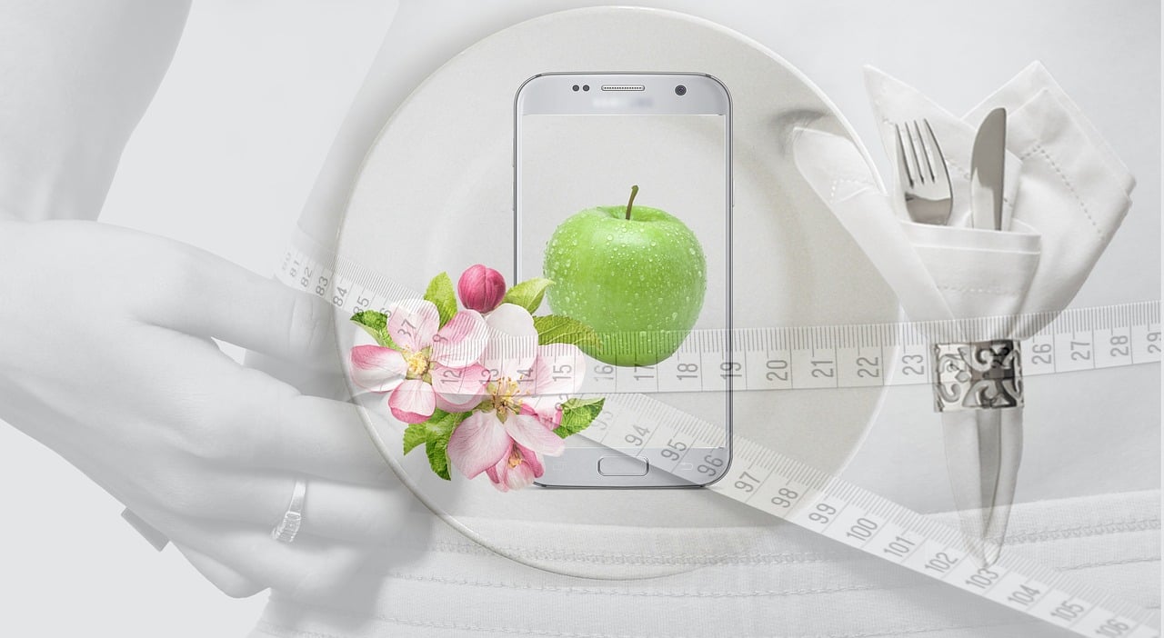 diet, good intent, cutlery, apple, apple blossom, knife, fork, smartphone, green, green apple, human, new year's resolution, remove, weight, weight reduction, to reduce, idea, tape measure, scope, waist circumference, measure waist circumference, measure up