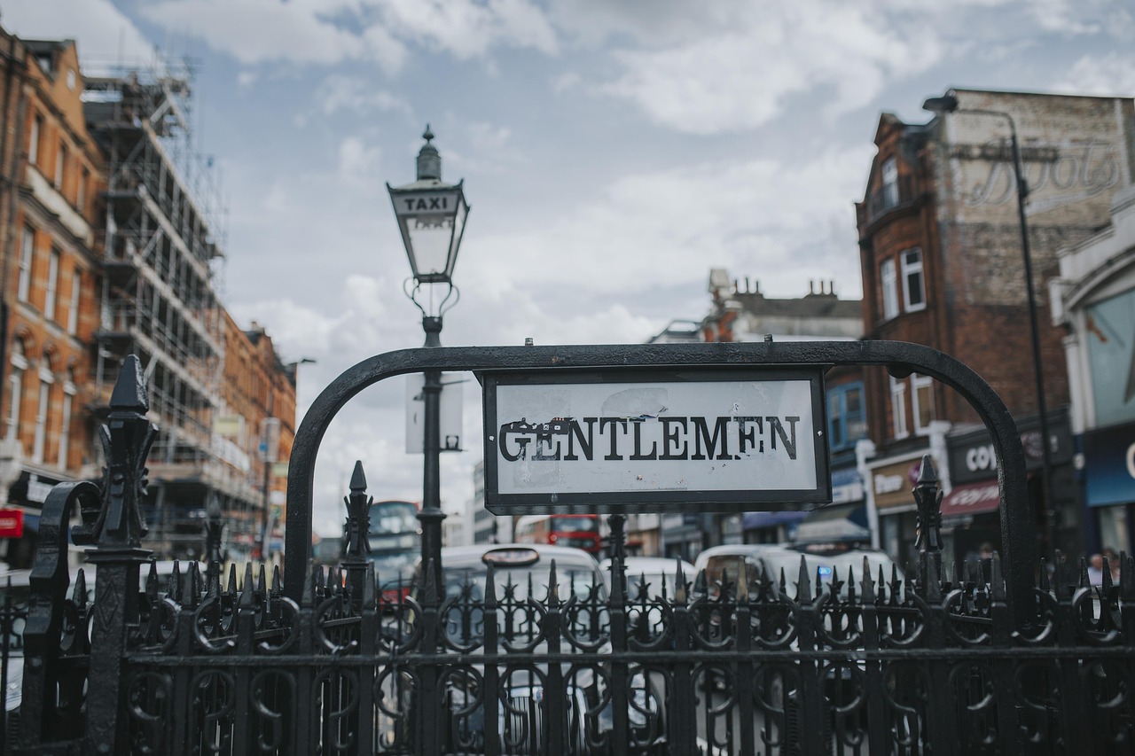 gentlemen, signage, london, fence