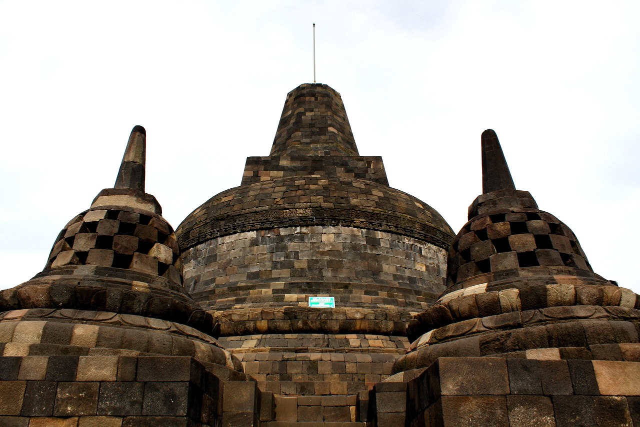 stupa, candi brobudur, magelang, java, indonesia, buddhist temple, religion, jawa tengah, historical, landmark, architecture, temple, statue, brown candy
