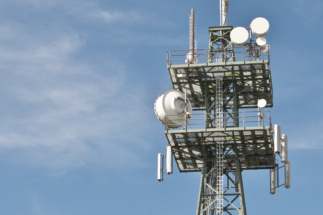 radio masts, phone, telephone poles, mast, blue, telephone pole, communication, reception, antenna, news, heaven, radio technology, radio relay, cellphone mast, cellular network, range, radio antenna, cellular, broadcast tower, transmission, transmission mast, wireless, channel, cellular antenna, antenna mast, telecommunications, radio tower, radio mast
