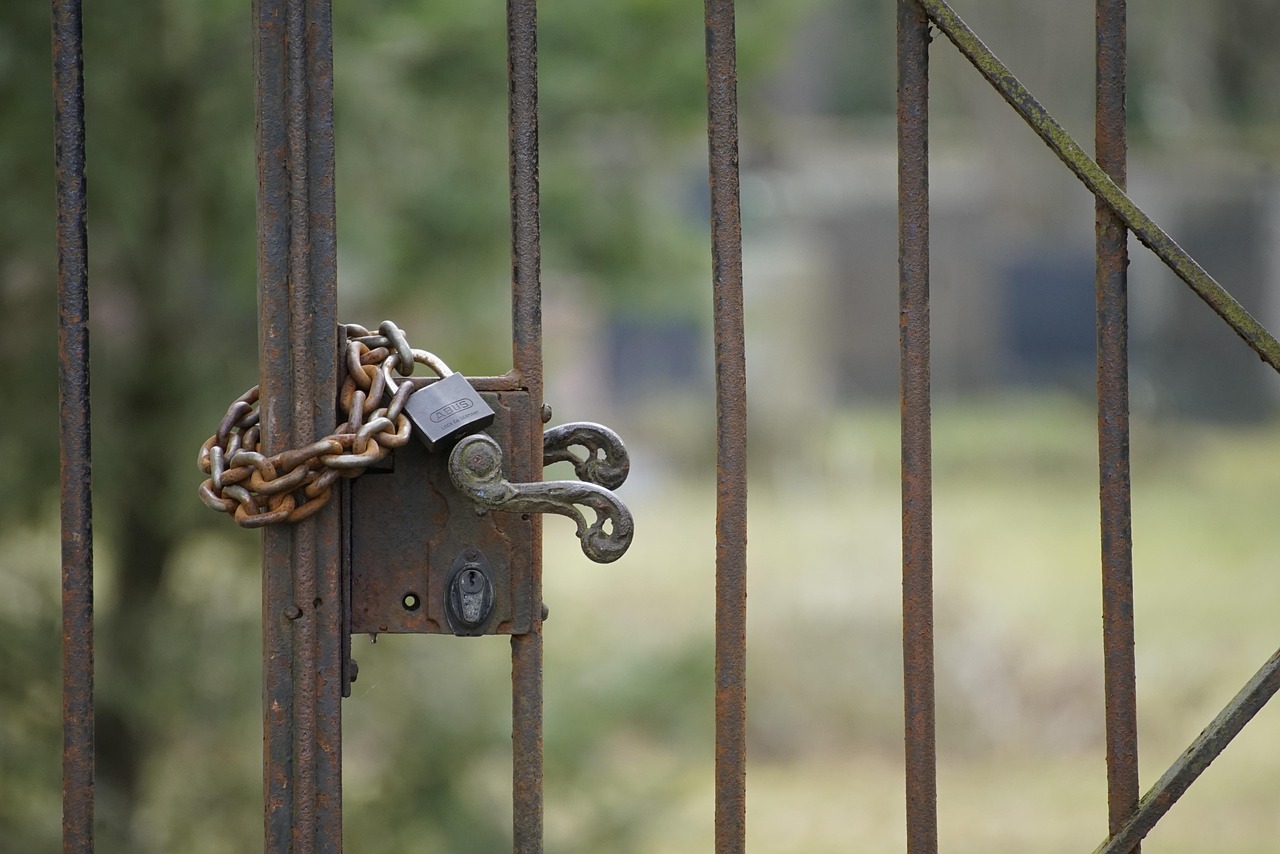 gate, handle, lock, chain, old, rusty, fence