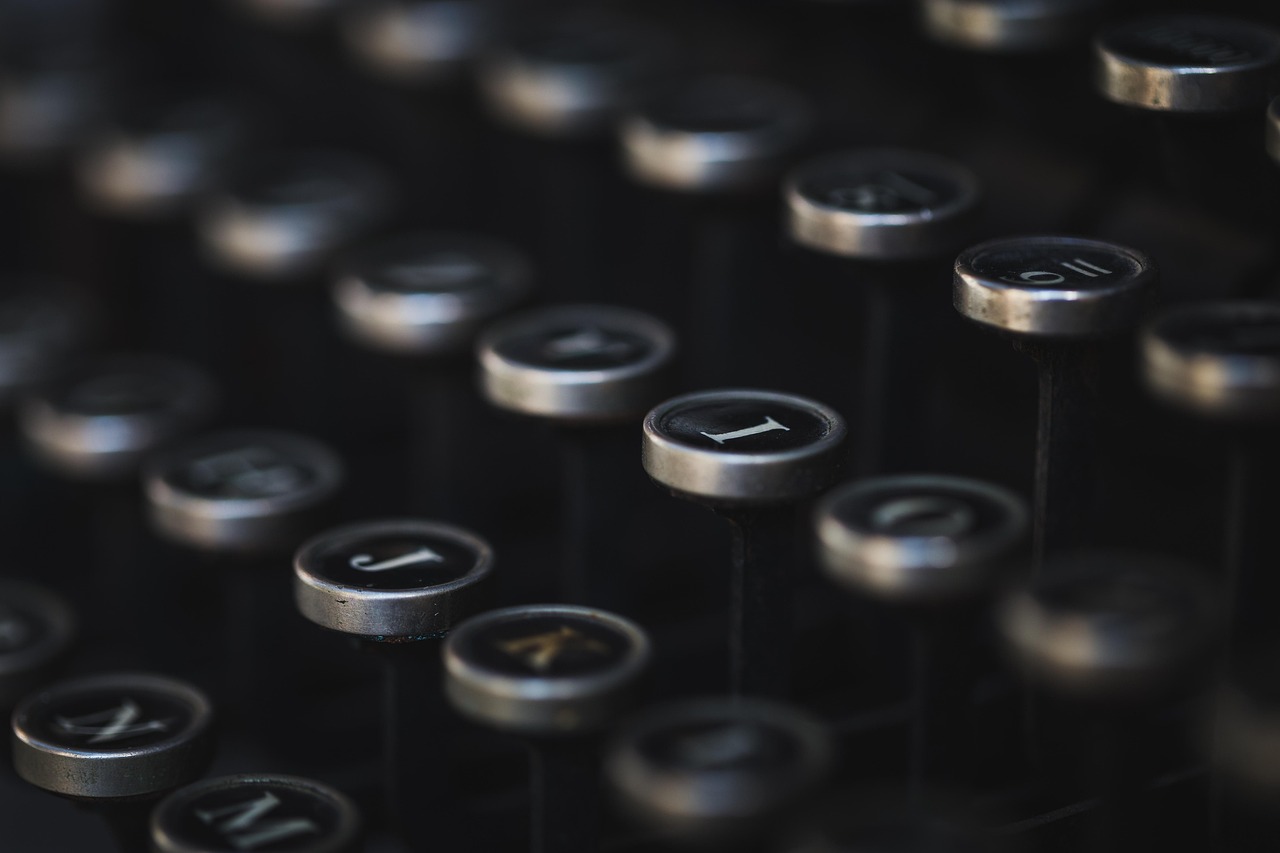 typewriter, vintage, keyboard, letter, writing, business, office, dark, mood, black, old, antique, retro