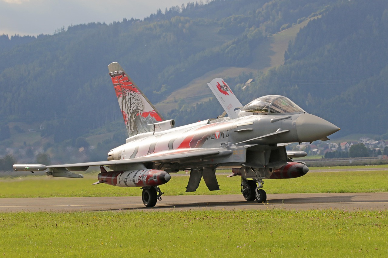 fighter jet, airbus, read, fighter plane, jet fighter, öbh, air force, plane, eurofighter typhoon