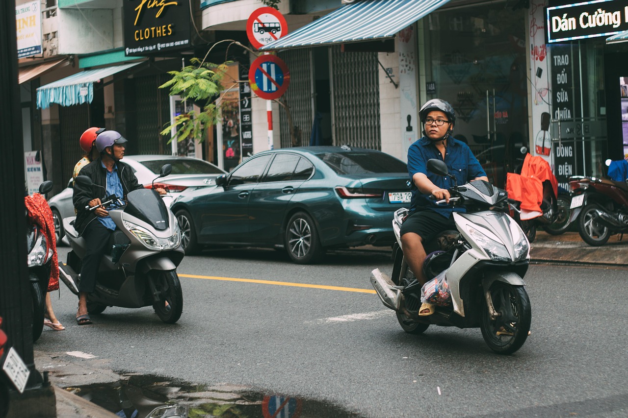 street, city life, vietnam, nha trang, traffic