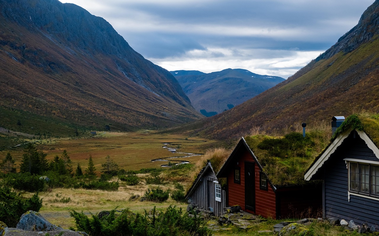 norway, landscape, valley, mountains, nature, scandinavia, fall, cabin, travel, hiking, holiday, adventure, solitude