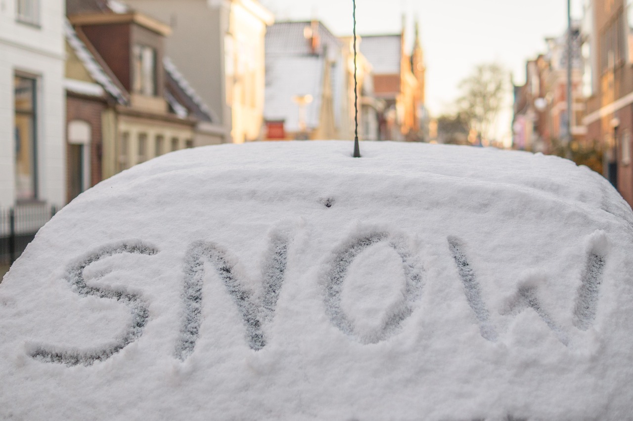 snow, cold, winter, car, writing, season, white, snowing, weather, ice, city, message, text, seasonal, write, gray car, gray writing, gray snow