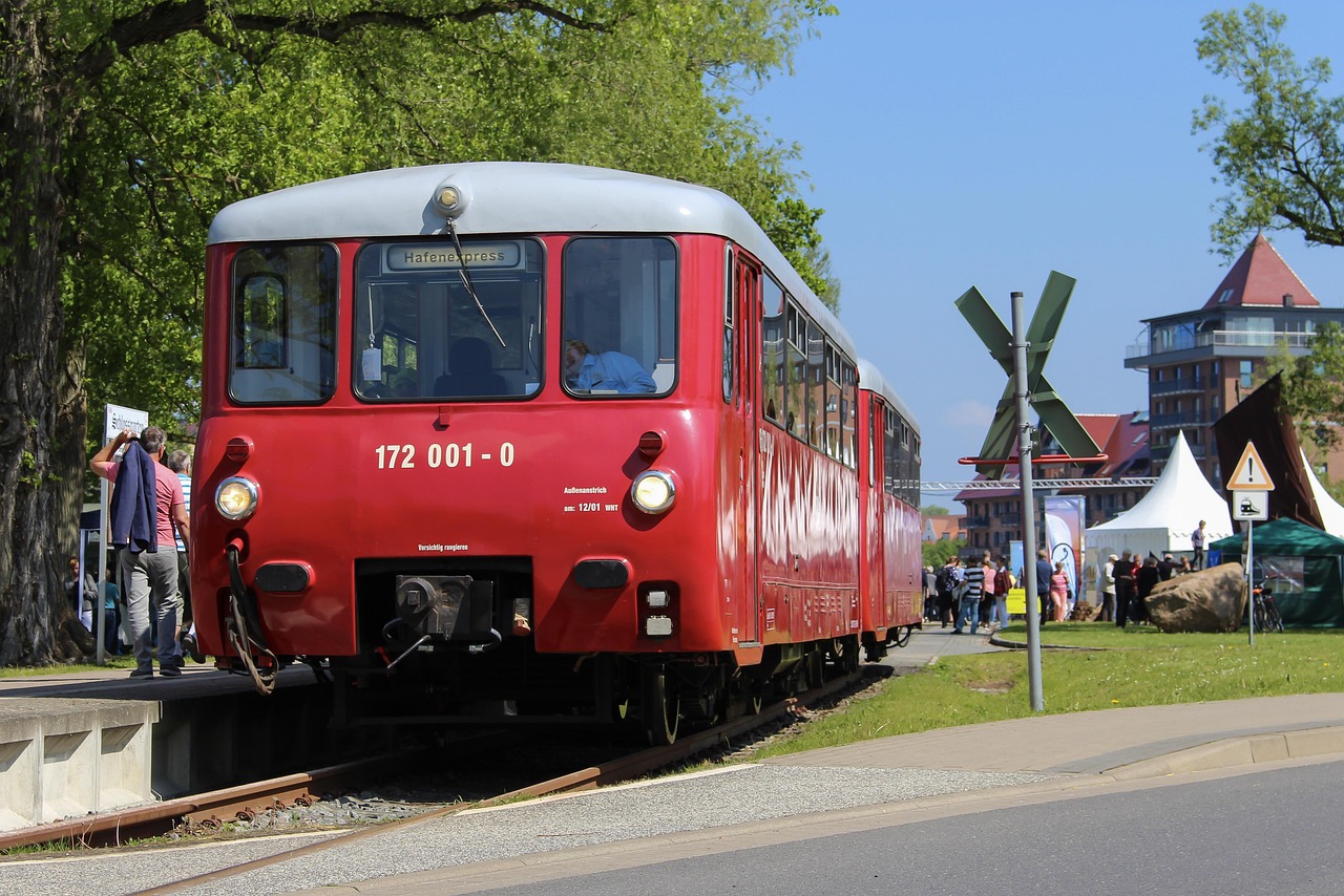 piglet taxi, historical, neustrelitz, port, port railway, br772, lvt, rail transport, railbus, nostalgic, train, rail, railcar, reichsbahn