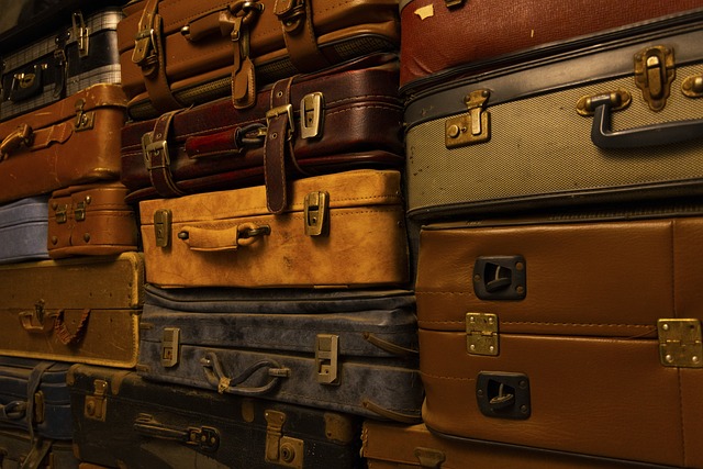 Image for Vintage Shopping in Lisbon: Finding Retro and Antiques