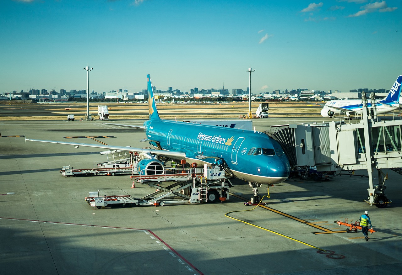 airplane, airport, boarding, aircraft, blue sky, haneda, boarding gate, passenger plane