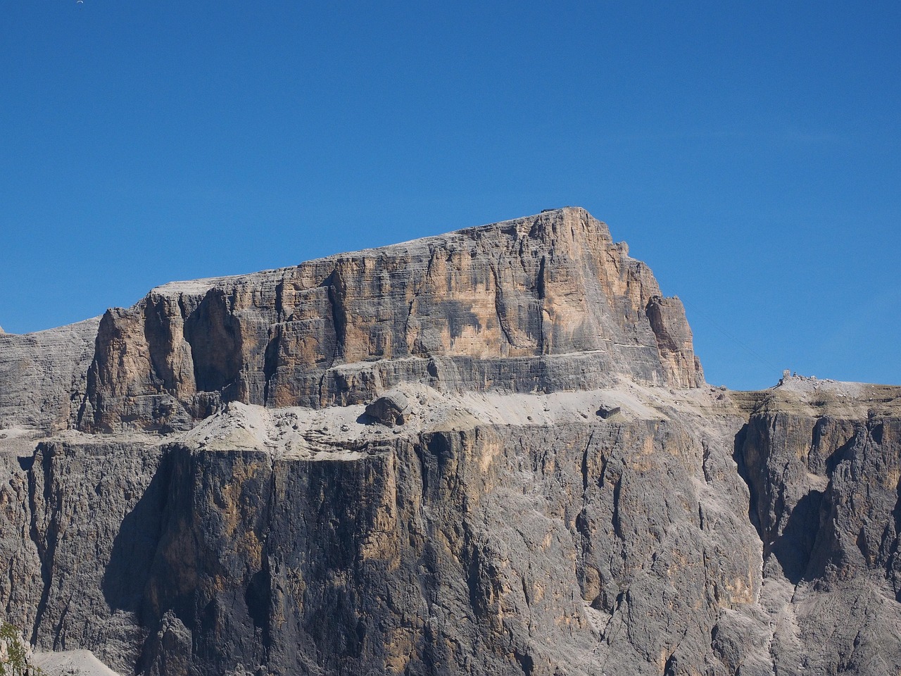 sass pordoi, sella-massive, plateau rocks, plateau mountain, plateau-shaped rock summit, rock peak, dolomites, alps, italy, unesco world heritage, mountain landscape, mountain world, mountain peak, enormous, imposing, cable car funivia del sass pordoi, cable car, funivia del sass pordoi