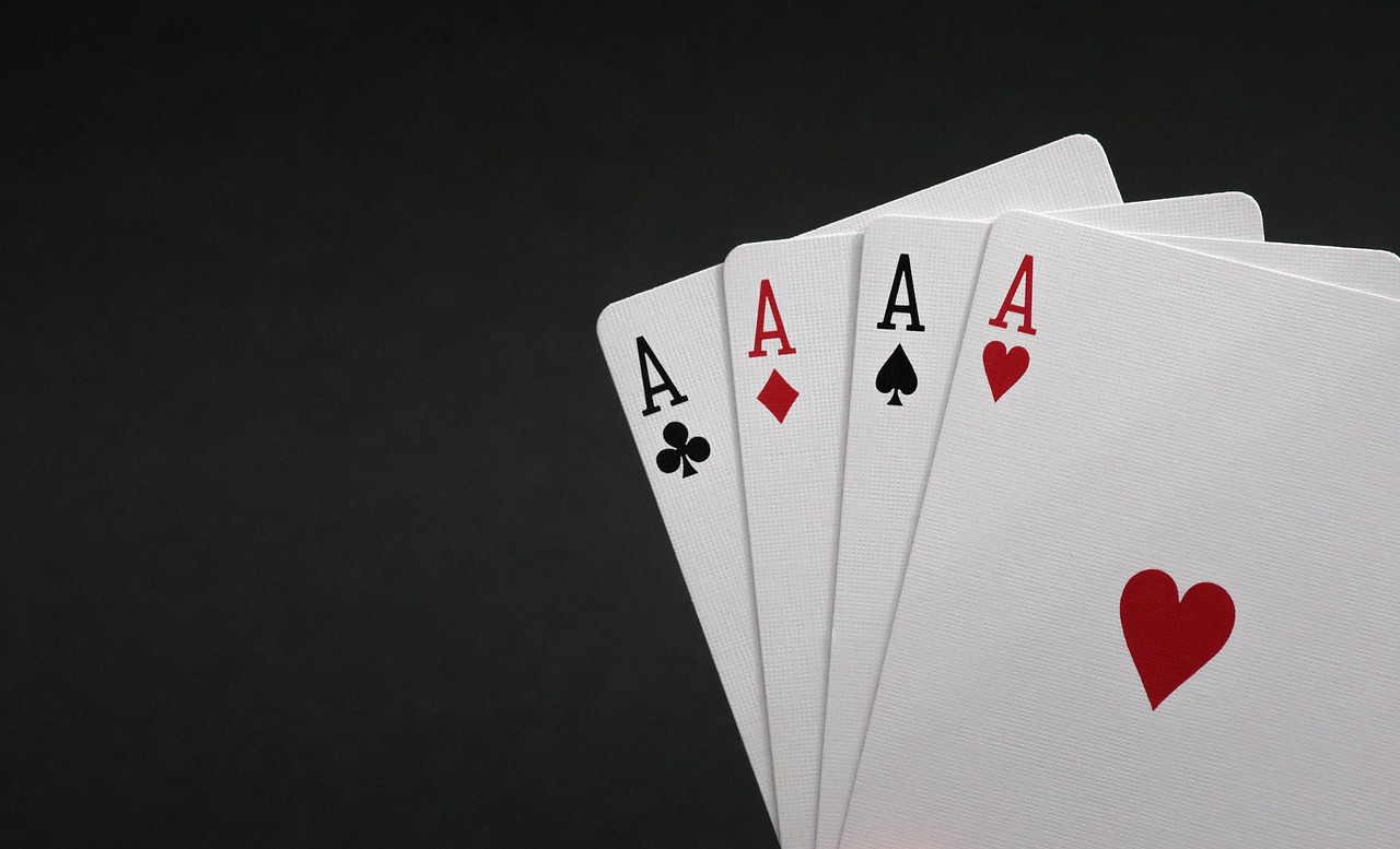 cards, game, poker, peak, worms, diamond, of clubs, gambling, casino, play, games, as, heart, entertainment