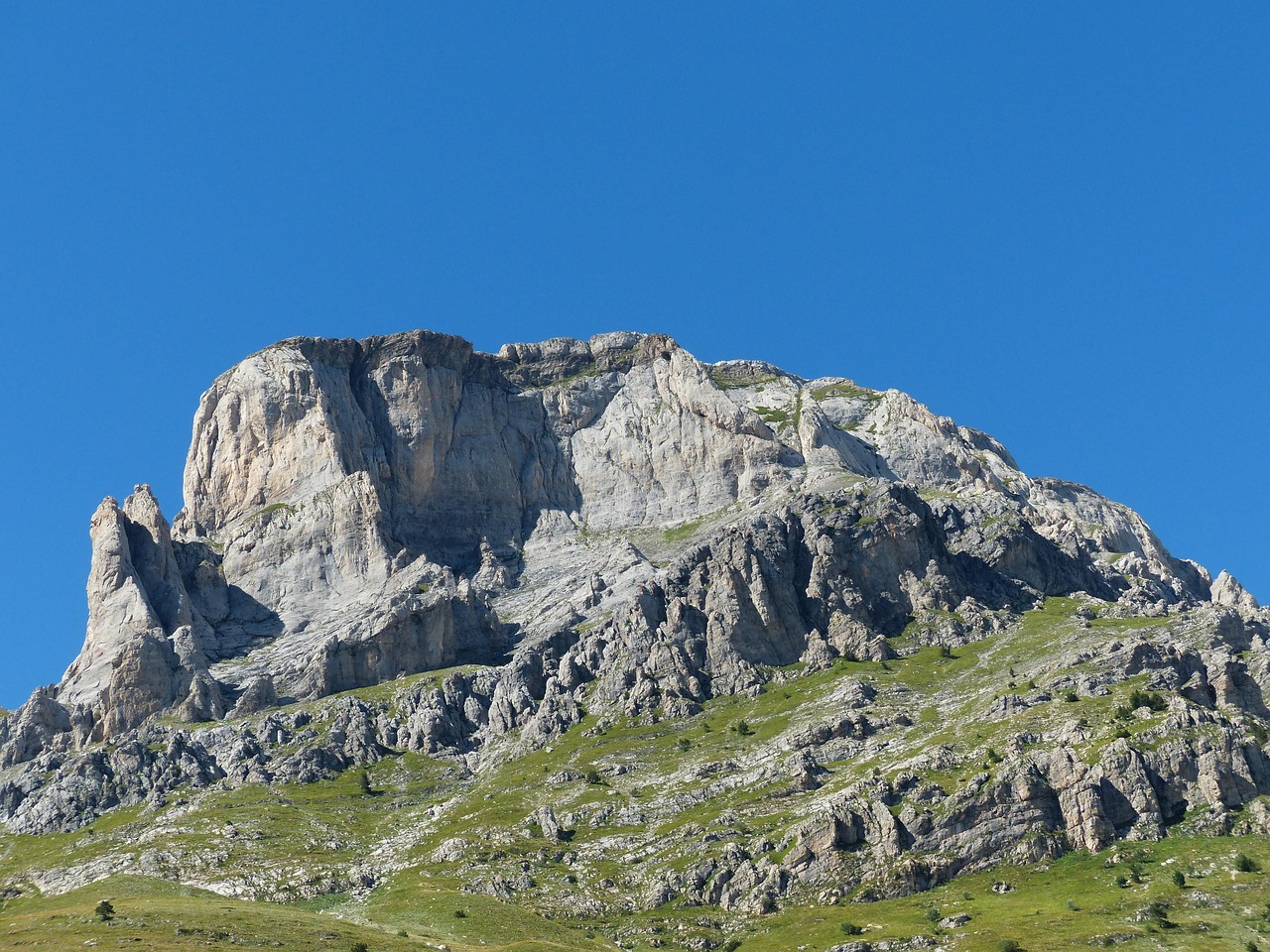 bricchi neri, rocca garba, mountains, summit, rock, monte mongioie, mongioie, ligurian alps, alps, maritime alps, grande traversata delle alpi, gta, climb, climbing area, summer day, heaven, blue, idyllic, idyll, nature