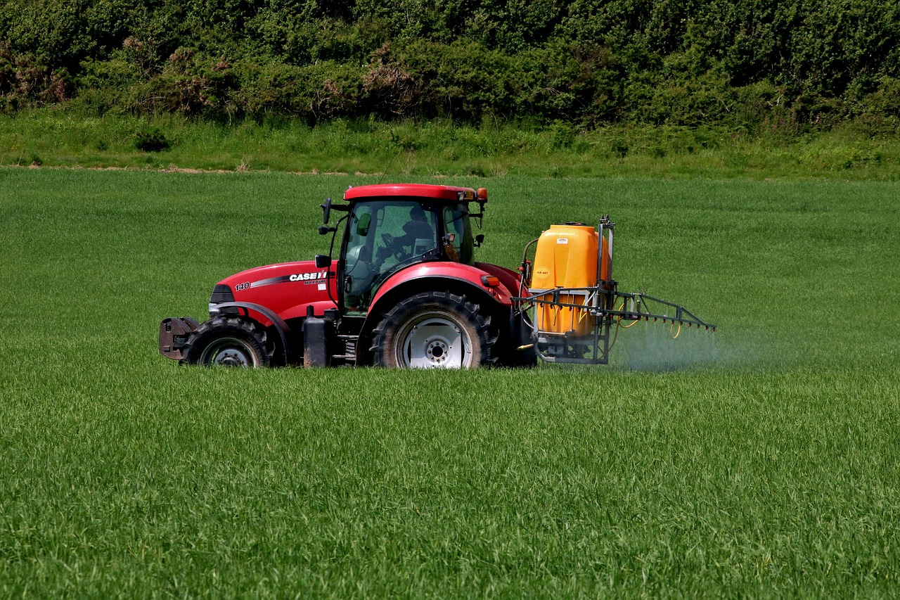 tractor, red, farm, countryside, field, spray, insecticide, green farm, green field