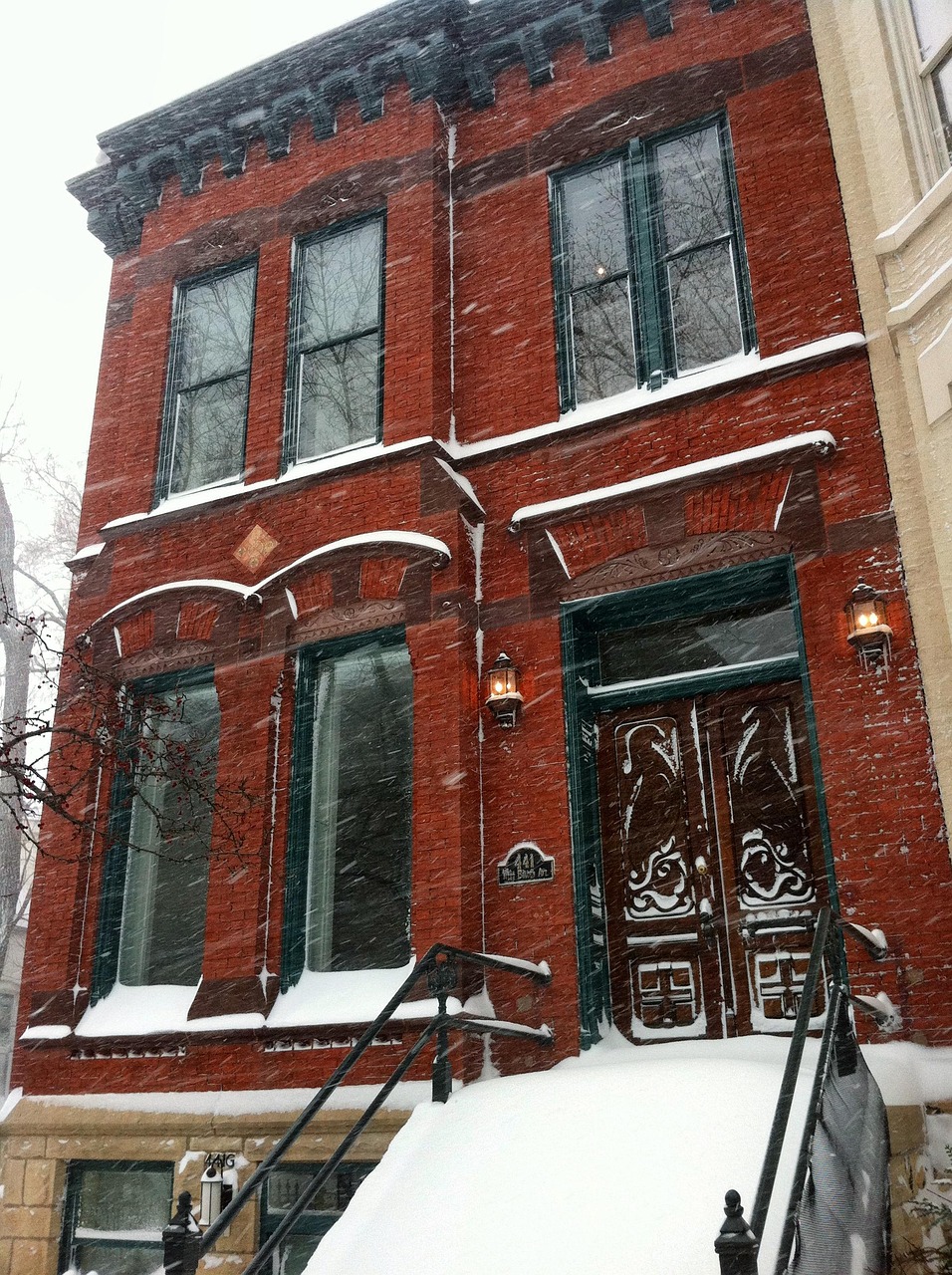 chicago, illinois, winter, snow, snowing, building, apartments, brownstone, architecture, nature, outside, city, cities, urban