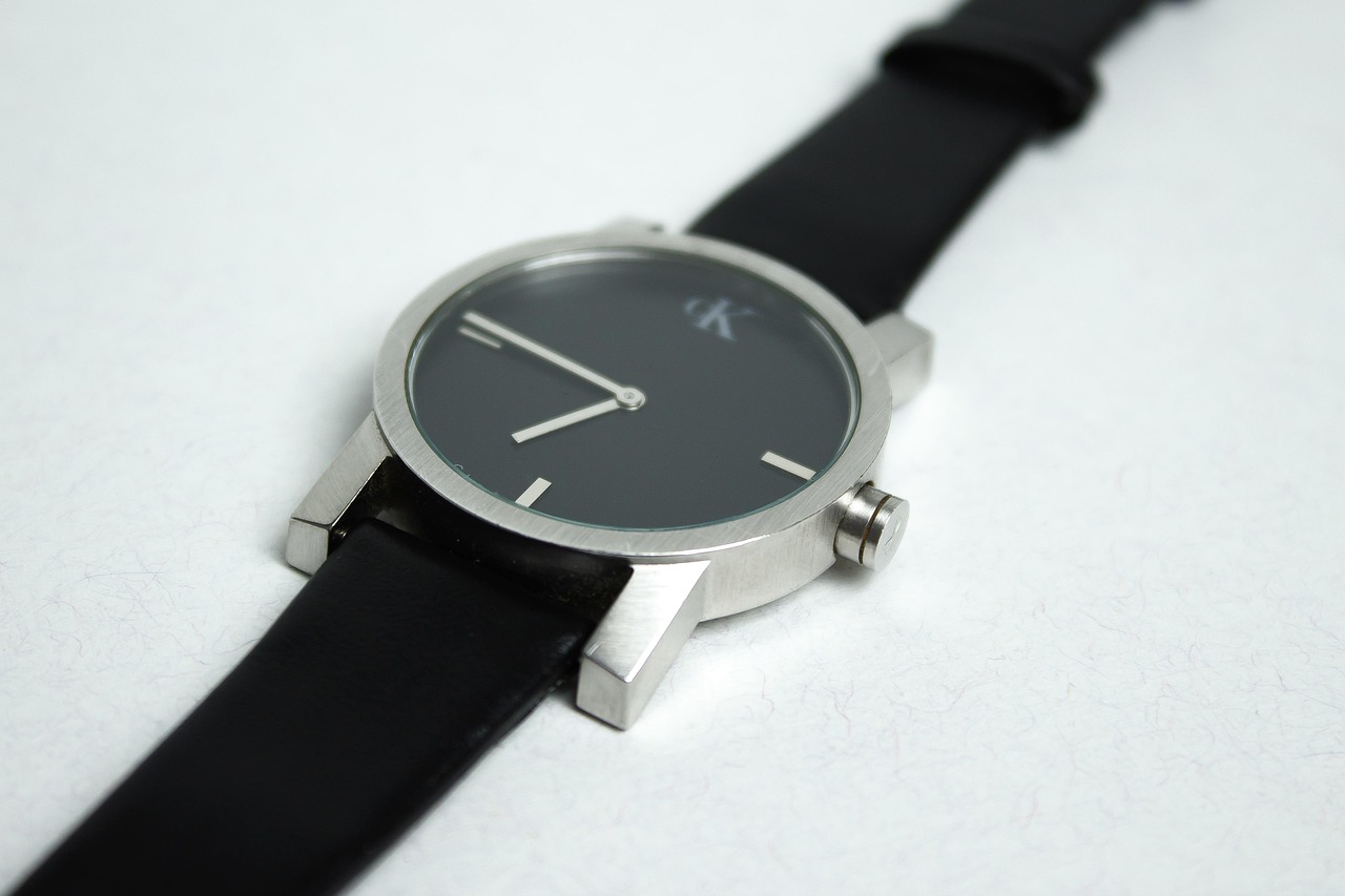 clock, wrist watch, macro, time, minutes, hours, elegant, precision, fashion, timepiece, instrument, chrome, pointer, classic, men's watch, calvin klein