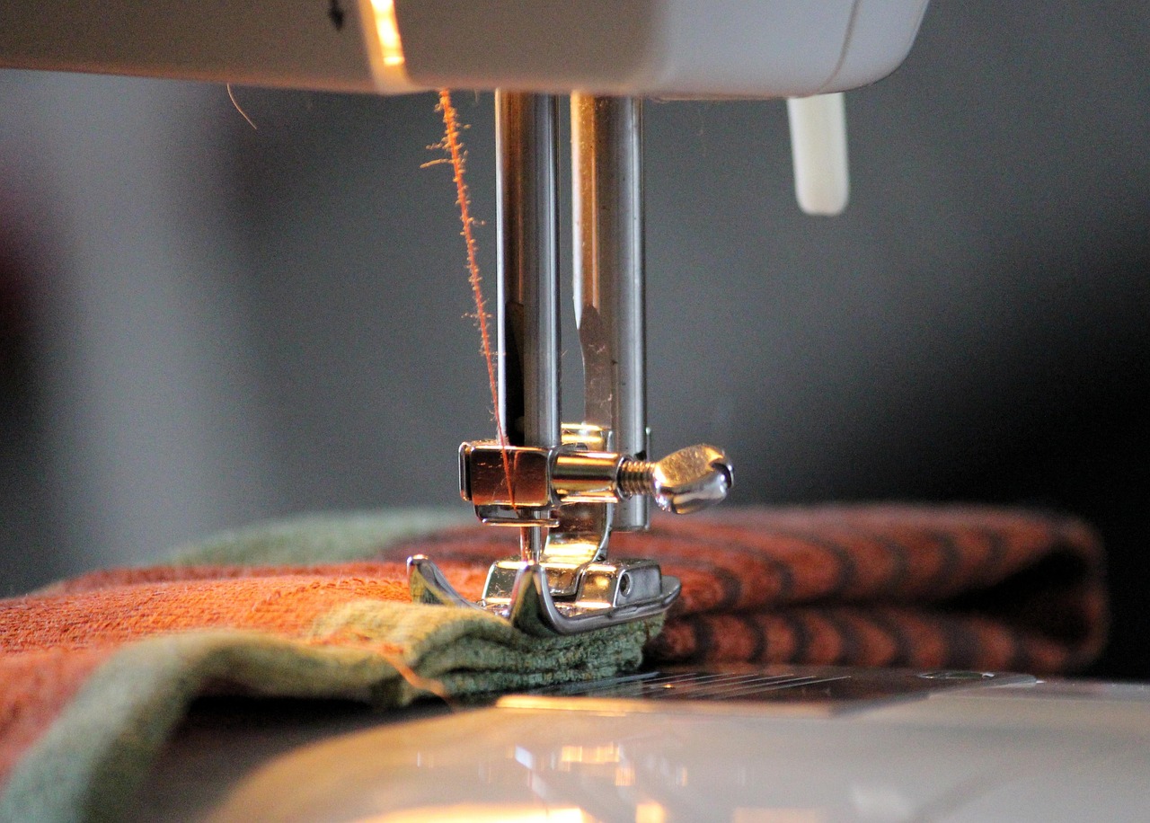 sewing machine, foot, yarn, sew, thread, wound up, sewing thread, twisted, haberdashery, schneider, craft, needlework, textile, handwork, thread roll, needle eye, cutout, needle, material, curtain, coil, tailoring, sewing supplies, thread spool, close up, zigzag, template, hobby, house work, stuff