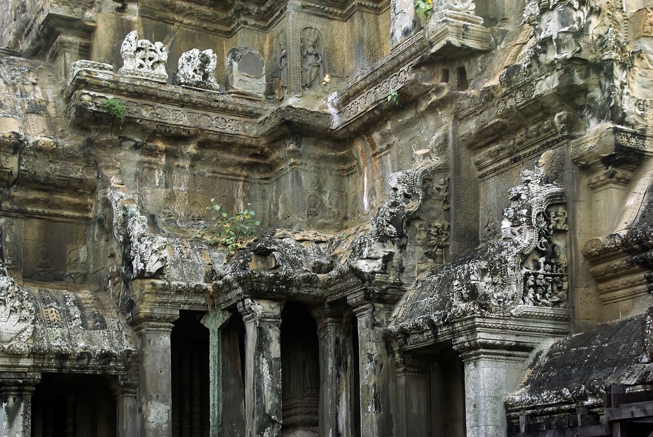 cambodia, angkor, angkor vat, temple, basement, statue, sculptures, doors, ruin, khmer, antique, pierre, culture
