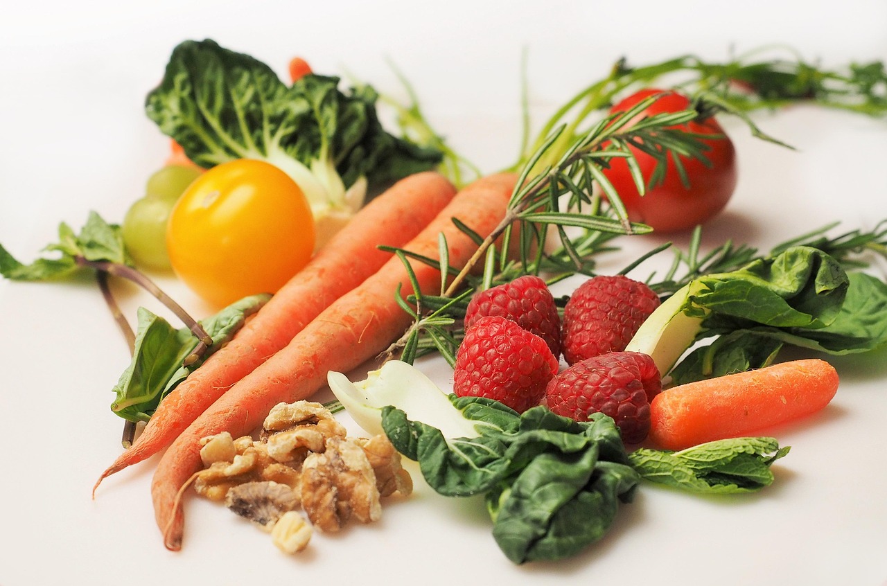 vegetables, fruits, food, ingredients, harvest, produce, raspberries, carrot, healthy, vitamin, nutrition, diet, organic, natural, raw, detox, healthy diet, healthy food, antioxidant