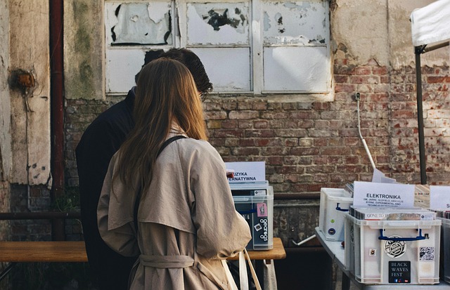 Image for Visiting the LX Market for unique shopping finds.