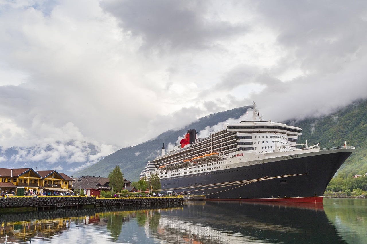 ocean liner, queen mary 2, flåm, norway, fjord, scandinavia, reflection, boat, cunard