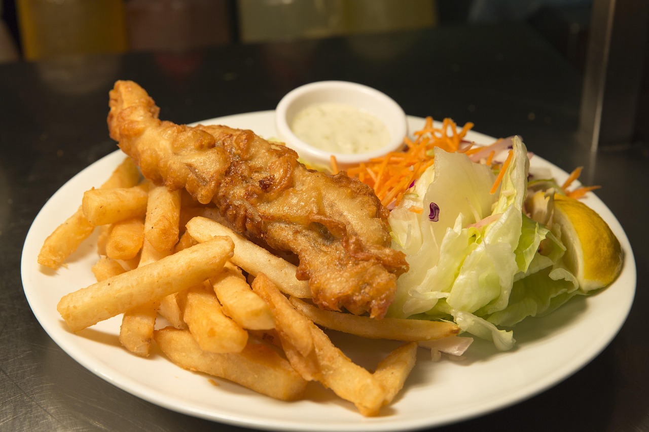 fish, dinner, chips, fish and chips, cooking, restaurant, gourmet, food, meal, seafood, healthy, lunch, plate, fresh, fried, tasty, diet, delicious, cooked, grilled, sea, nutrition, brown cooking, brown fish, brown restaurant, brown diet, brown dinner, brown nutrition, brown fishing