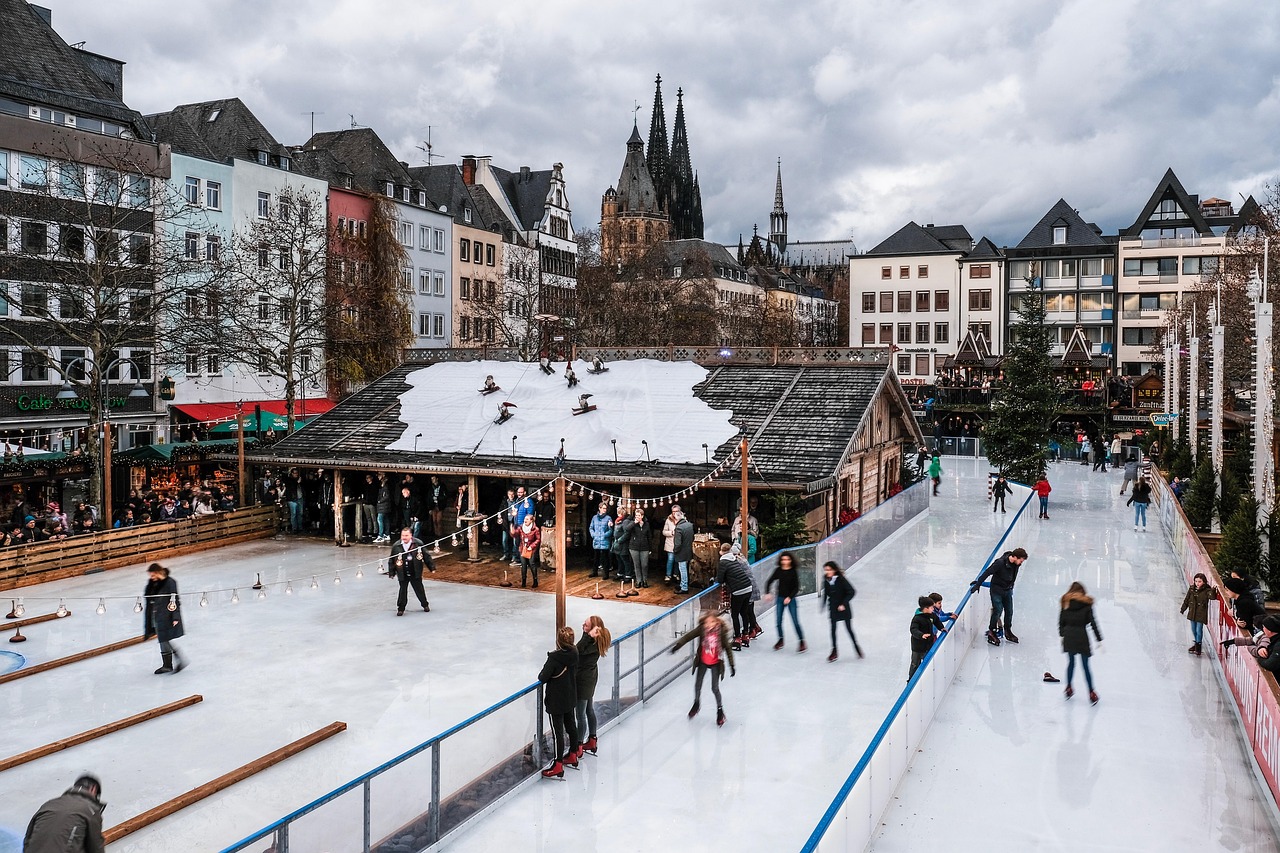 cologne, christmas market, christmas, lights, brownie, advent season, lighting, lighting mood, advent, church, the atmosphere, eve, christmas party, advent market, evening sky, decoration, christmas decorations, dom, bright, dusk, historic center, romantic