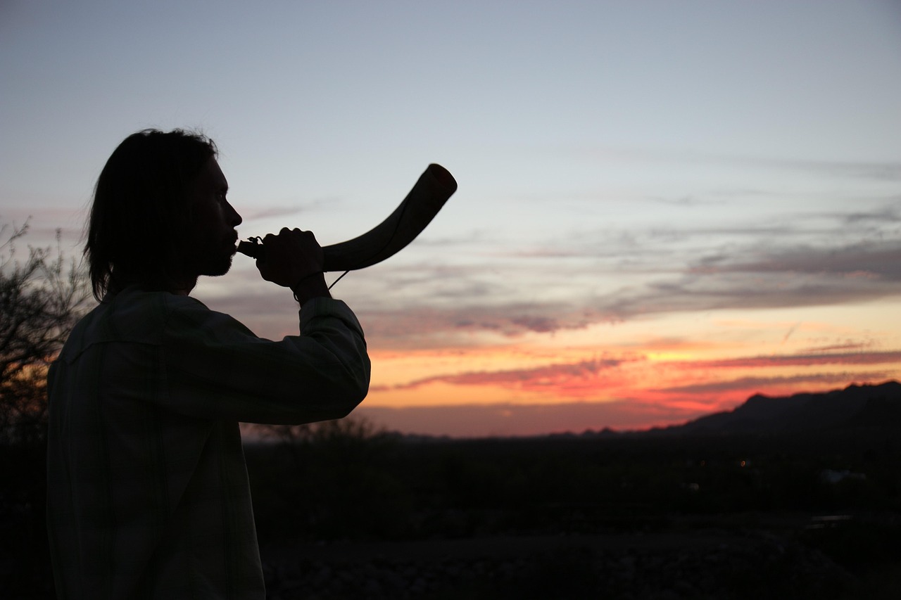 passover, pesach, culture, hebrew, israel, tradition, celebration, feast, trumpet, announcement, announce, warrior