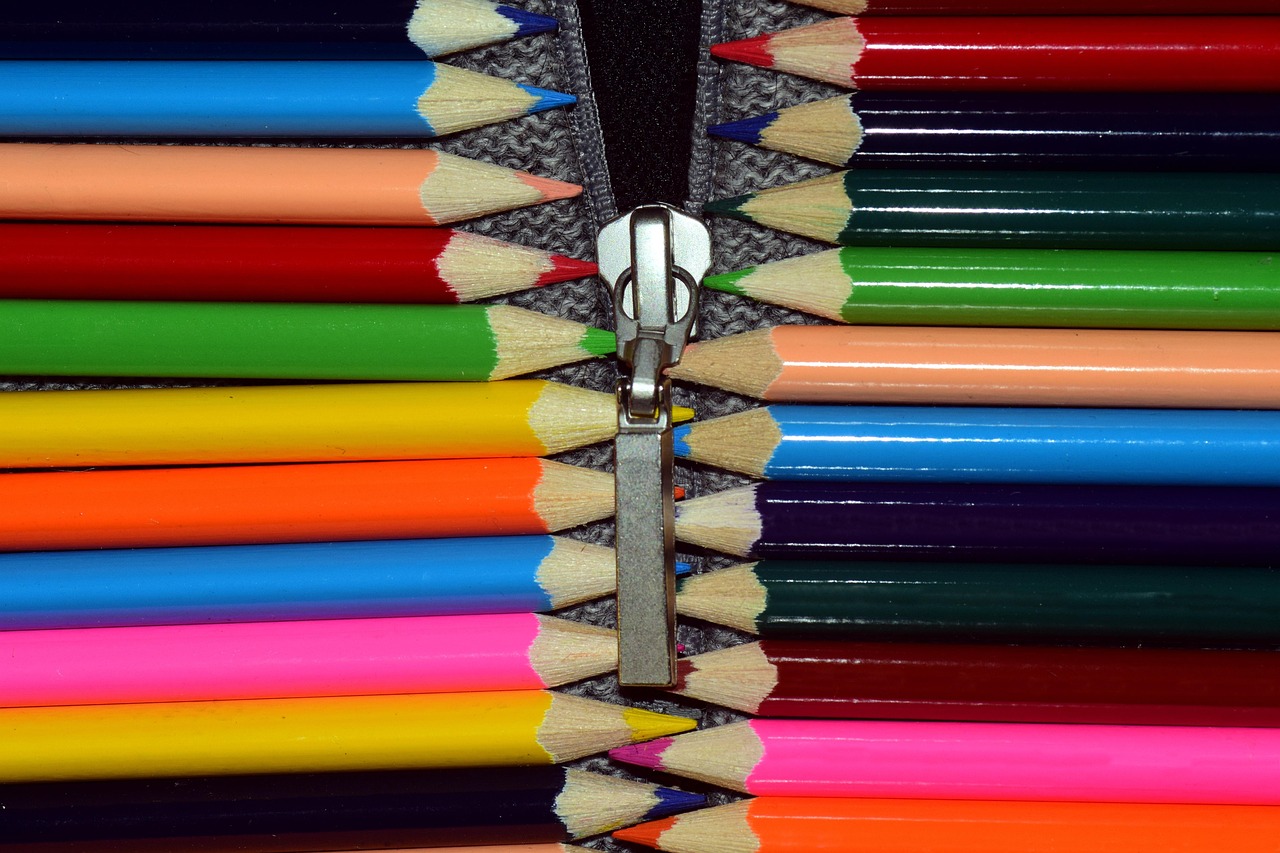 zipper, multicoloured, pen, to dye, to open, shut down, closed, close up, pencil, rainbow, training, colored pencil, creativity, different colored crayons, colorful wooden pencils, pens, crayons