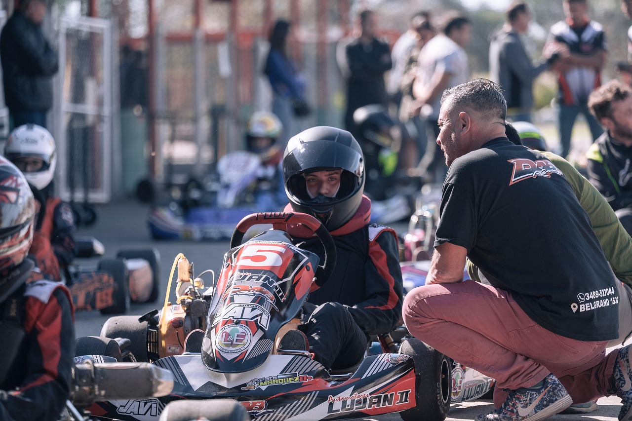 go-kart, karting, career, car, vehicle, corridor, sport, speed sport, speed, driving, handle, lead, to run, competition, boxes, waiting for you, start, starting line