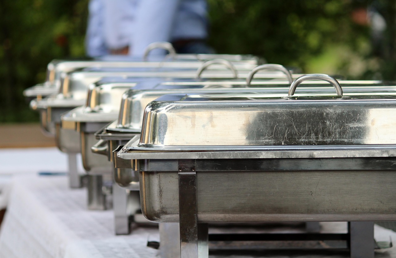 buffet, food, meal, warming containers, gastronomy, yummy, fresh, hunger, enjoyment, restaurant, celebration, self service, enjoy the meal, gourmet, edible, selection, party, flesh, crispy, fixed, nourishment