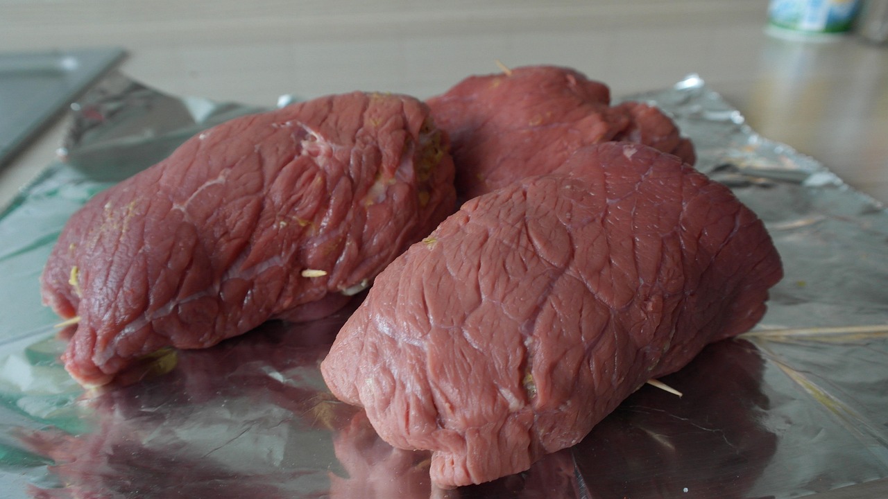 beef roulades, roulades, meat rolls, braising, fill, cucumber, onion, mustard, cook, beef, oven, meal, food, edible, raw, flesh