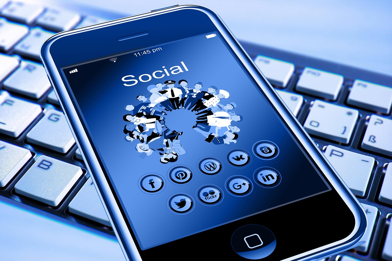 network, social, social network, technology, mobile, smartphone, keyboard, app, internet, logo, facebook, marketing, analysis, concept, implementation, work, success, successful, idea, competence, solution, solutions, motivation, planning, service, vision, goal, google, social networking, networking, social media, icon, website, presentation, multimedia computer, company, laptop