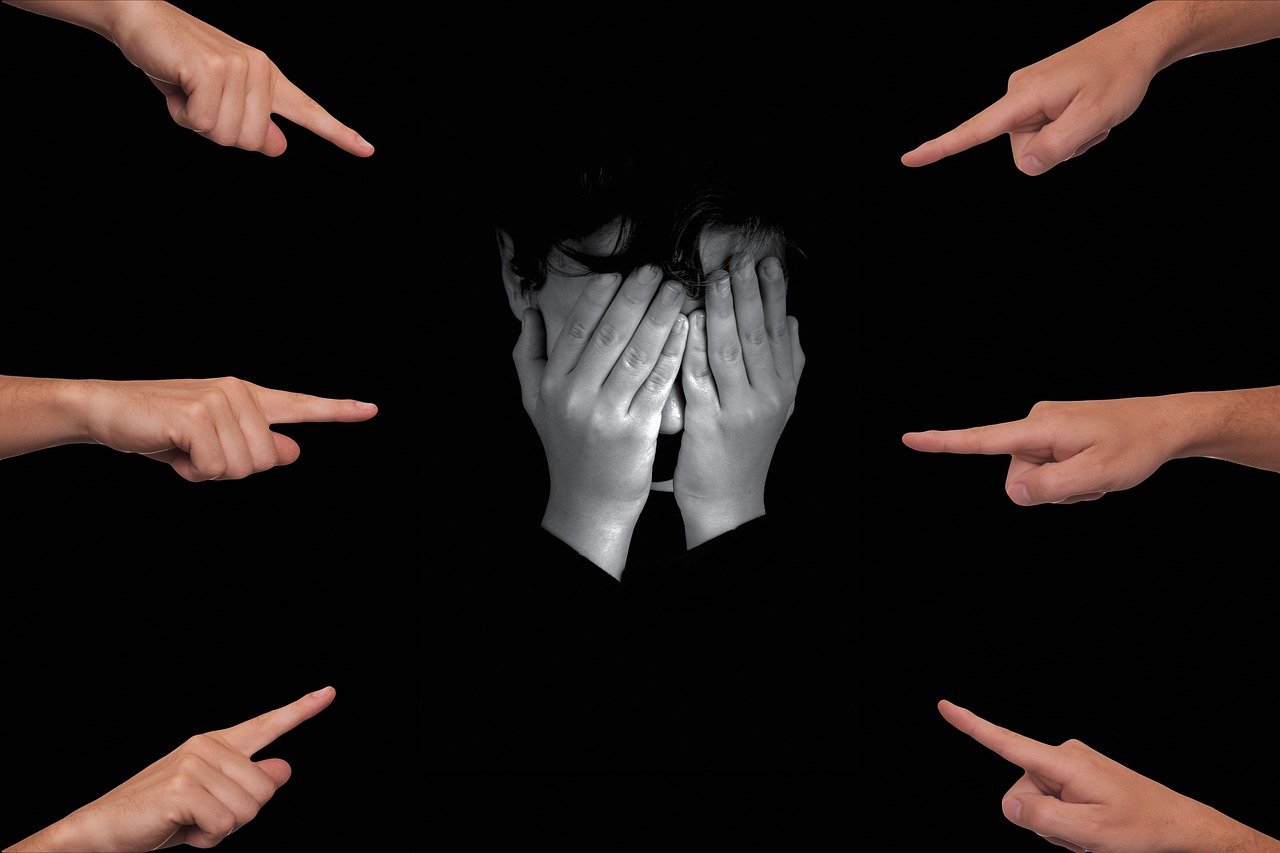 bullying, accuse, emphasize, fear, separation, sad, alone, exclusion, oppression, concept, child, finger, interpret, the identified patient, show, divorce, pressure, load, overload, separation child, request, the reason for the divorce