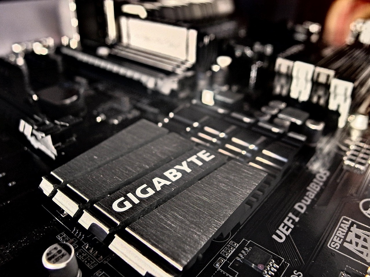 processor, computer, desktop, pc, linux, heatsink, metello, silver, shiny, technology, metal, industry, hi-tech, intel, amd, arm