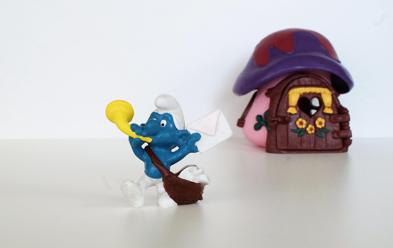 smurf, smurfs, postman schlumpf, figure, toy, decoration, collect, blue, post office, letter, postman