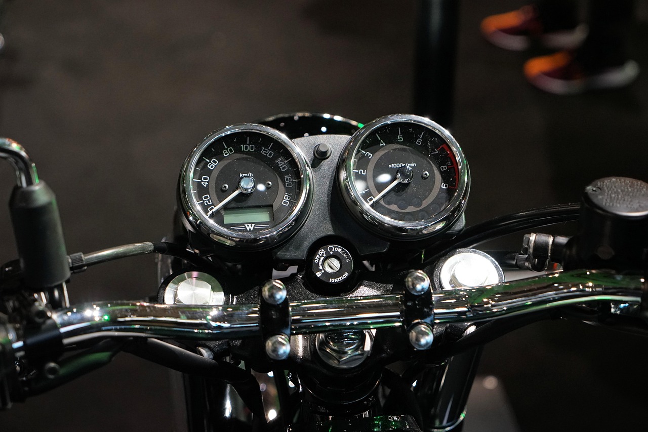 handlebar, speedometer, motorcycle, speed, tachometer, odometer, mileage display, vehicle, chrome, eicma, silver, kilometre, glittering, motorcycling, bicycle, freedom