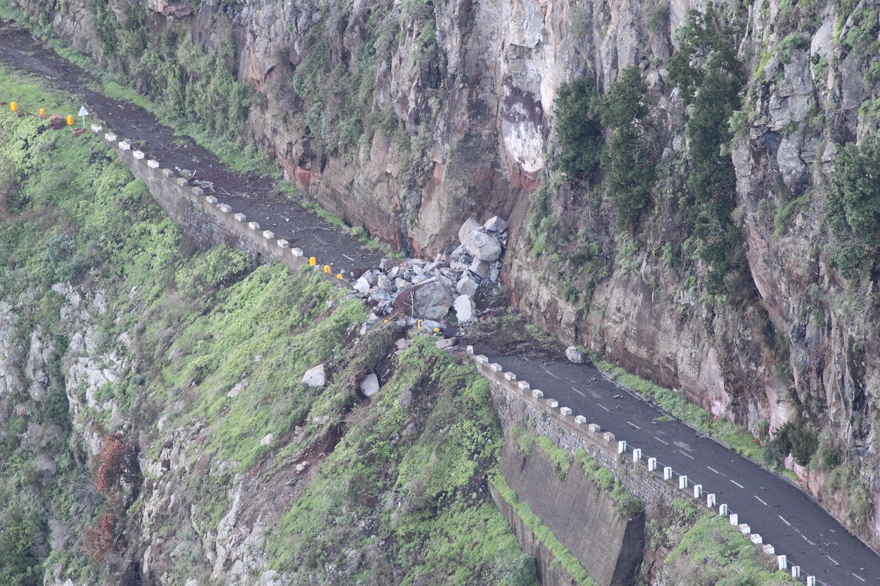 rock demolition, avalanche, demolition area, rock avalanche, rubble, road, abyss, locked, blocking, force of nature, danger, dangerous, destruction, slope, steep, accident, stones, stone masses, rock, boulders, stone, mountains, landscape, rock formations, quarry, stone demolition, debris avalanche