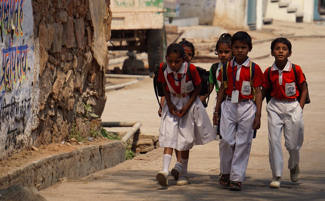 indian holiday, school children, smiling, uniform, indian student, brown school