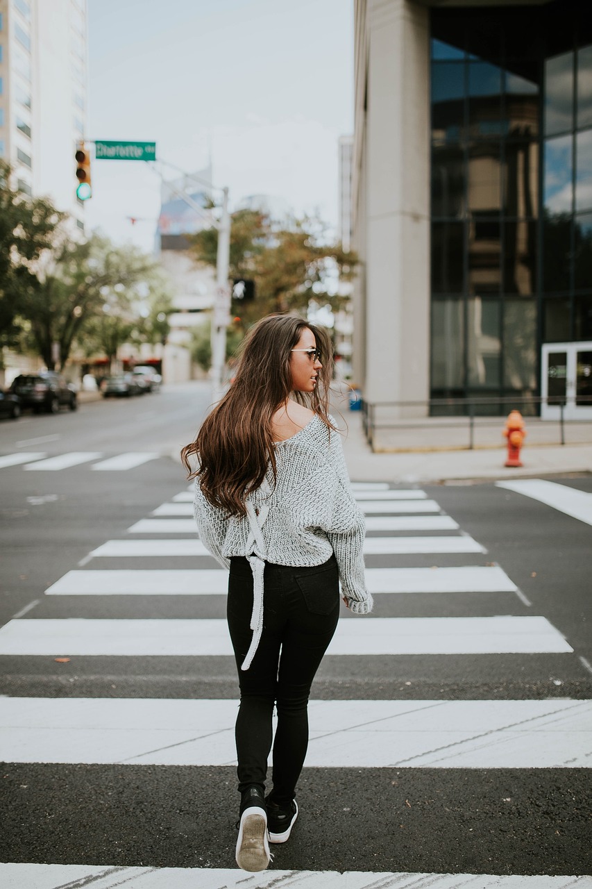 people, girl, woman, walking, pedestrian, street, city, buildings, blur, sunglasses, clothing, fashion, gray city, gray fashion, gray building, gray walking, gray clothes, gray street