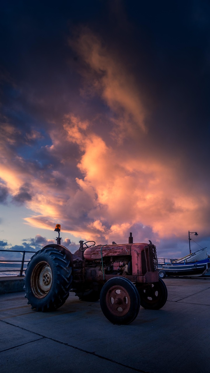 sunrise, coast, tractor, autumn, beach, sky, scenic, mood, moody, ocean, landscape, sunlight, coastline, tourism, bay, historic, fordson, historical, ancient, sightseeing, old, harbor, harbour, tourist, town, travel, famous, filey, yorkshire, england, britain, uk