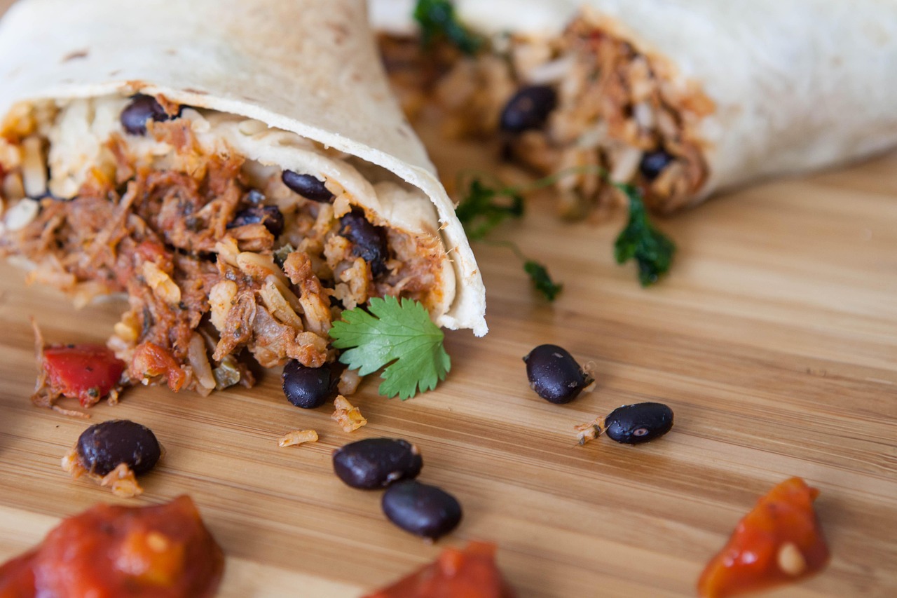 burrito, tortilla, wrap, beans, food, mexican, burritos, tasty, restaurant, cuisine, delicious, meat, meal, snack, cook, cooking, presentation, fresh, meaty, cilantro, tomato, pinto, kidney beans, bean, traditional, brown cooking, brown meat, brown presentation